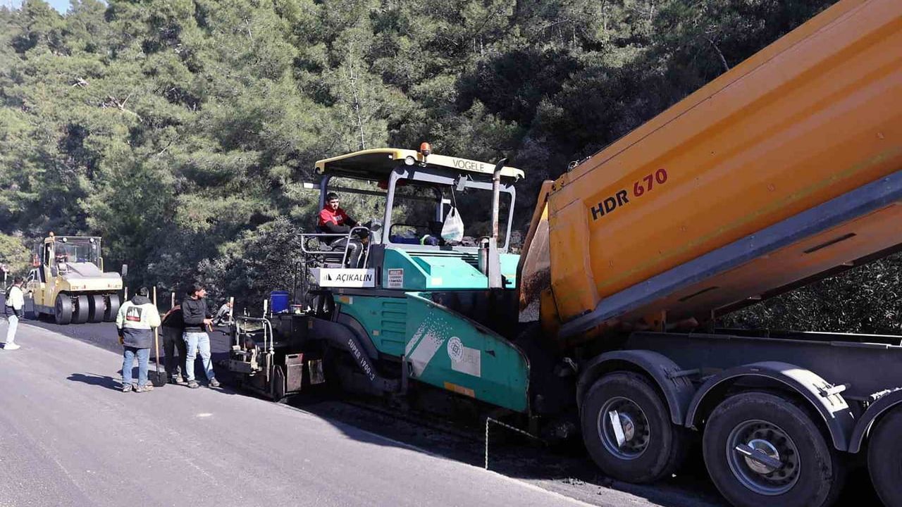 Marmaris Adaköy Yolu Yenilendi: 8 milyon TL ile Sıcak Asfalt ve Kaldırım