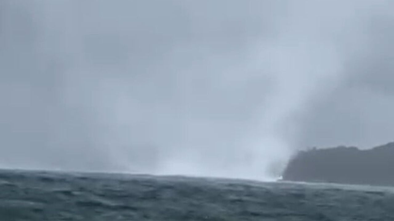 Marmaris Körfezi'nde Hortum Paniği: Liman ve Marina Etkilendi