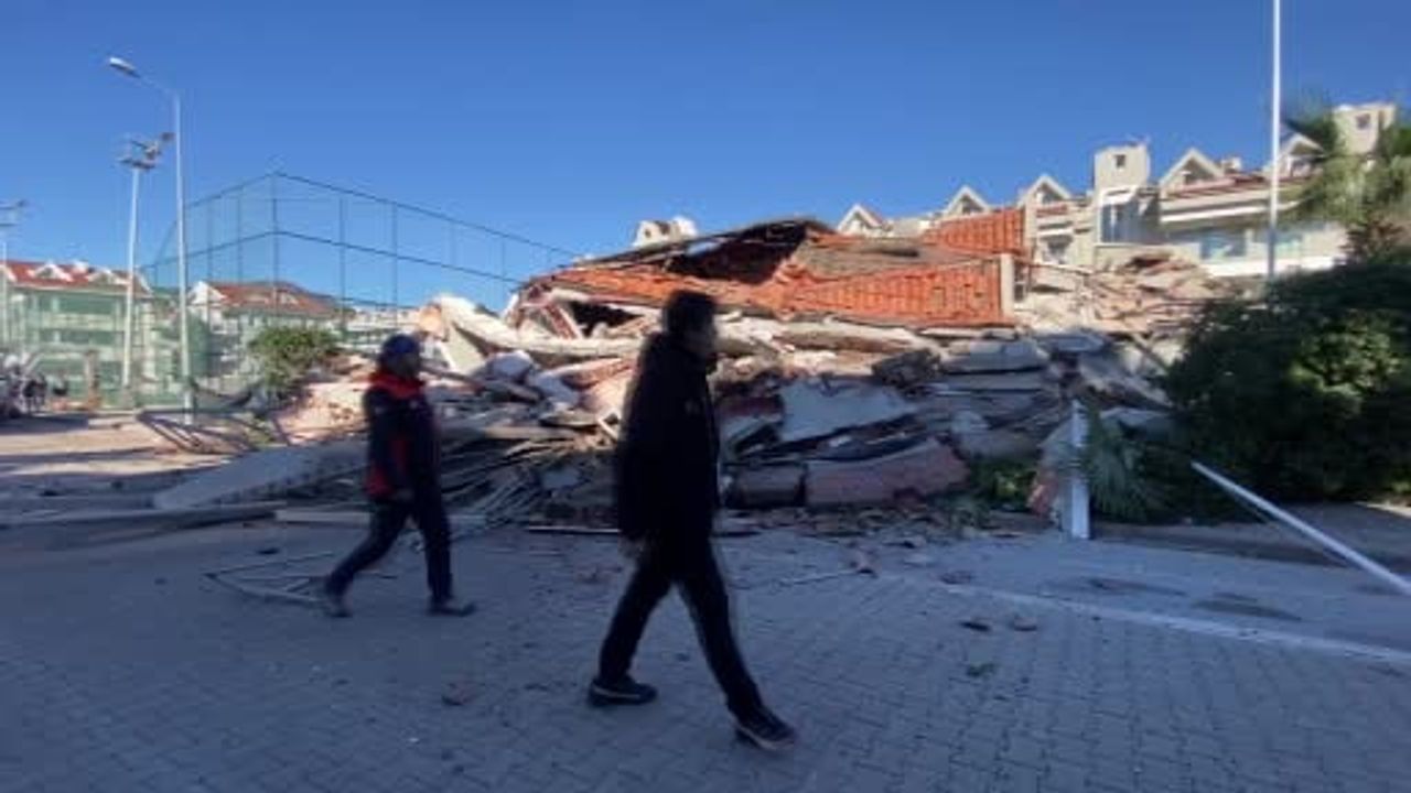 Marmaris’te Begonville Hotel Güçlendirme Çalışması Sırasında Çöktü