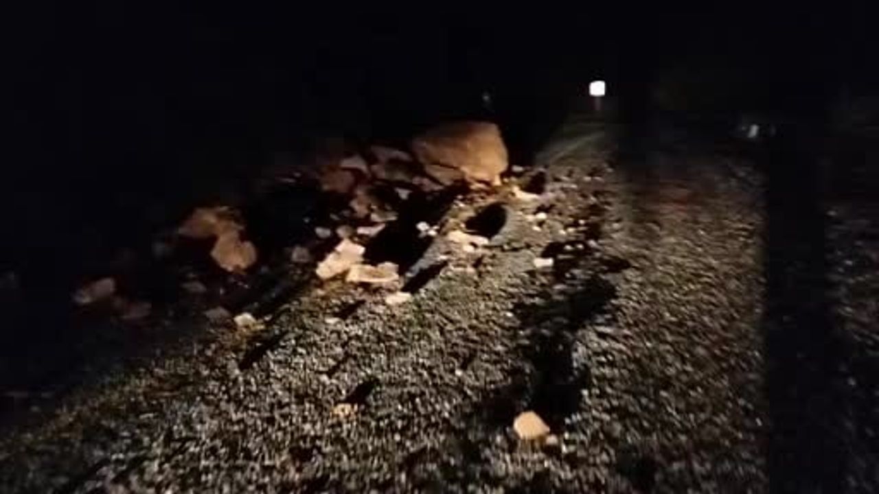 Marmaris’te Sağanak Sonrası Toprak Kayması — Bayır-Osmaniye Yolu Kapandı