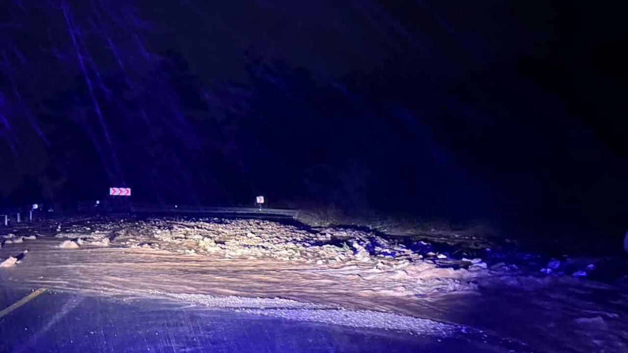 Marmaris'te Sağanak: Yollar Dereye Döndü, Evleri Su Bastı