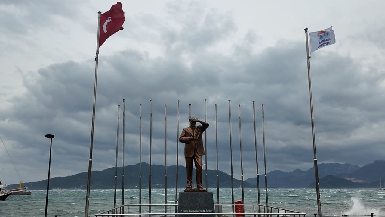 Marmaris’te Şiddetli Fırtına ve Sağanak — Rüzgâr 75 Kilometreye Kadar