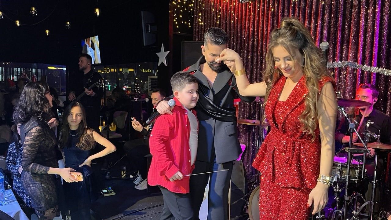 Mehmet Çevik Bursa'da Yılbaşını Coşkuyla Karşıladı — Güllü İsteğini Üzüntüyle Reddetti