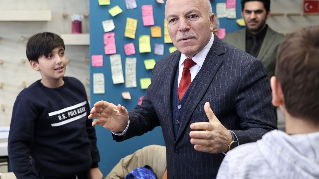 Mehmet Sekmen Bilim Erzurum'u Ziyaret Etti: Girişimcilik ve Teknolojide Gelecek