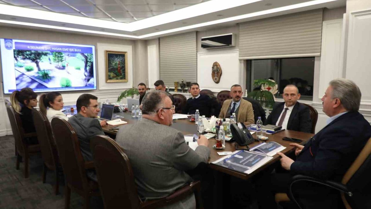 Melikgazi 2026'da Daha Yeşil: 30’un Üzerinde Park Yenilenecek, Binlerce Ağaç Dikilecek