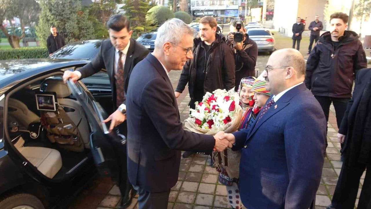 Memişoğlu: "Üçte biri sigara içen bir toplumda yaşamak istemiyoruz" — Balıkesir sağlık yatırımları