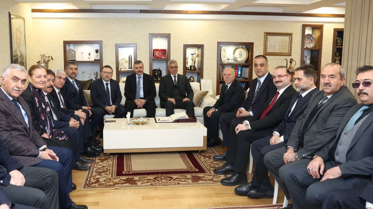 Memişoğlu ve Hacımüftüoğlu Erzurum'da: Atatürk Üniversitesi ve Sağlık Yatırımlarına Tam Destek