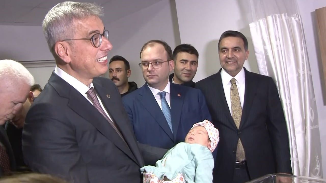 Memişoğlu ve Vali Gül Şişli Etfal’de 2026’nın İlk Bebeklerini Ziyaret Etti