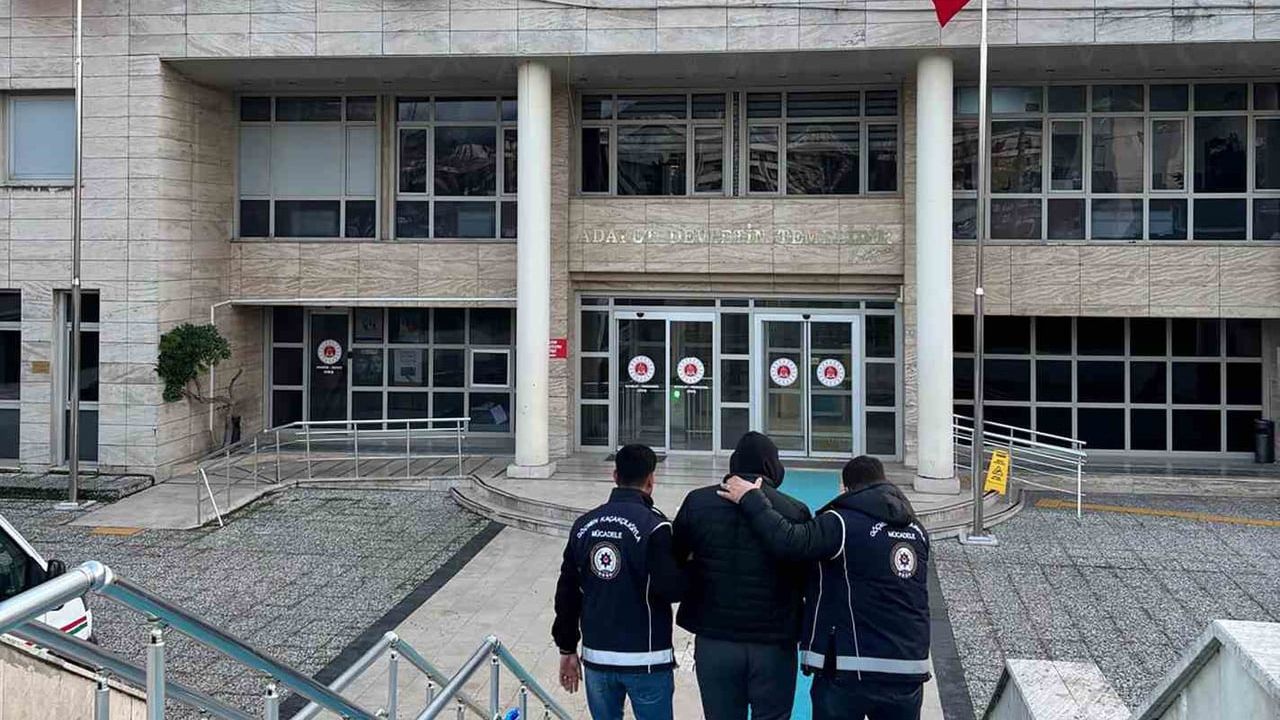 Menteşe'de 6 yıl 8 ay hapis cezası bulunan göçmen kaçakçısı yakalandı