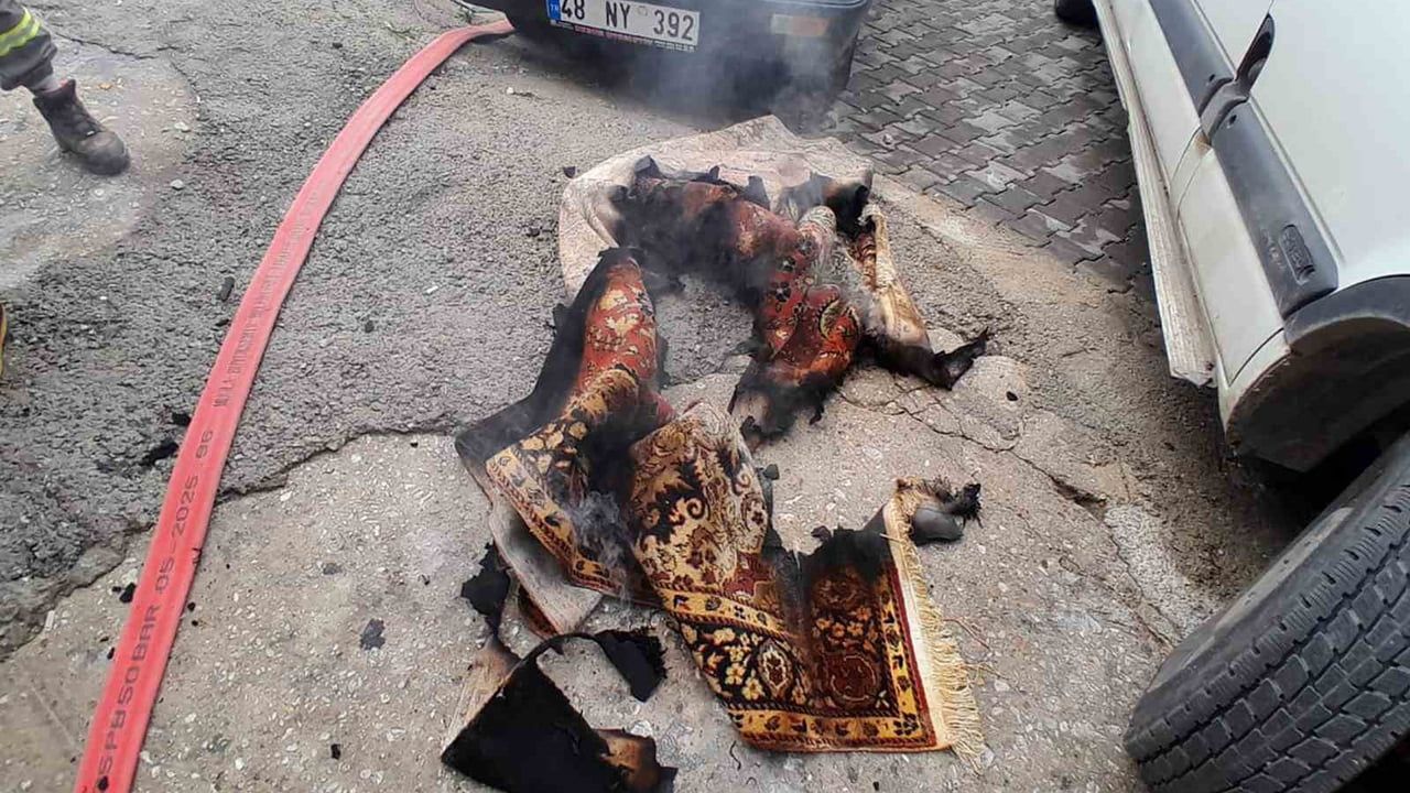 Menteşe'de Kentsel Sit Alanında Yangın: Eski Muğla Evinde Hasar