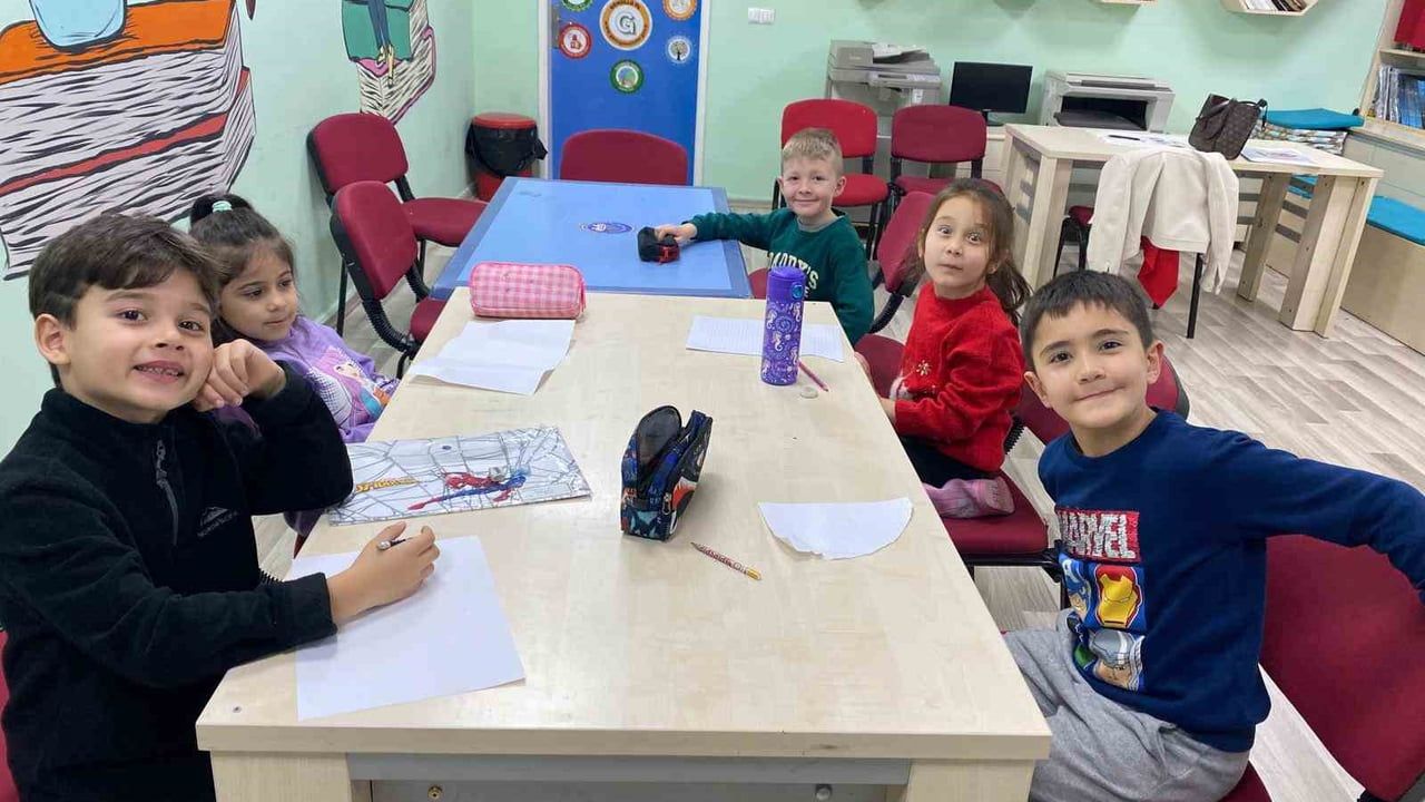 Menteşe'de Matematik Oyunla Sevdiriliyor: Uluslararası Gençlik Merkezi'ne Yoğun İlgi