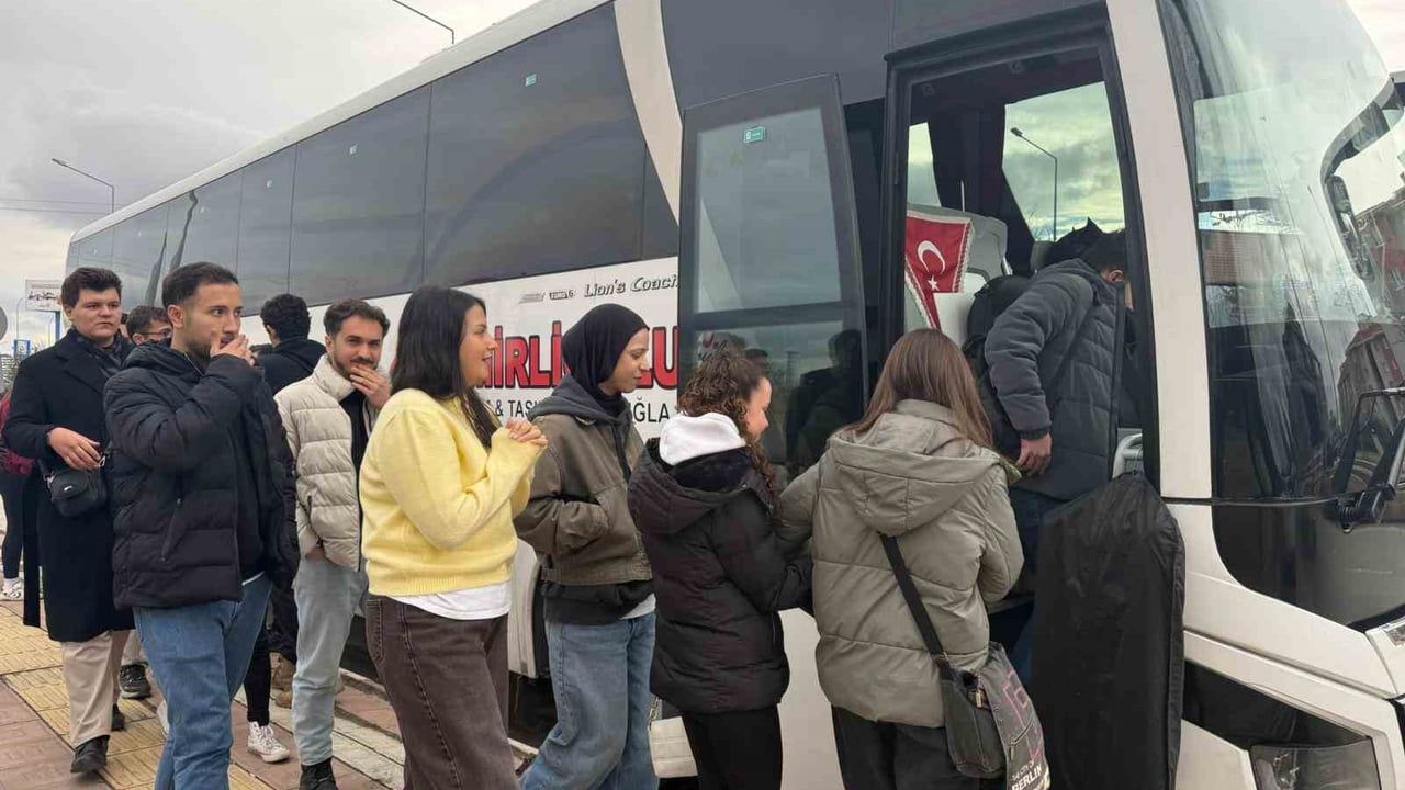 Menteşeli Gençler Ankara Yolcusu: 30 Altı Gençlik Zirveleri'nde Muğla'yı Temsil Edecek