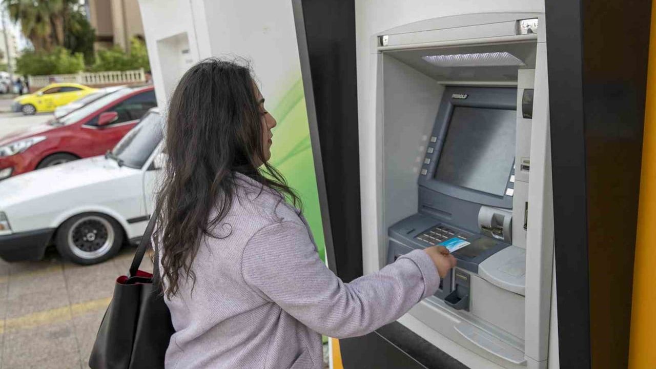 Mersin Büyükşehir’den Ocak Ödemesi: Halk Kart ve 2025-2026 Öğrenim Yardımı Hesaplara Yatırıldı