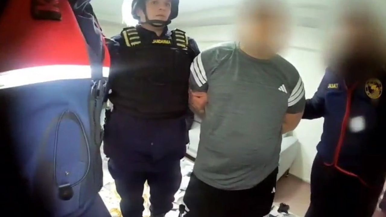 Mersin'de JASAT Operasyonu: Evden Hırsızlık Zanlıları Tutuklandı