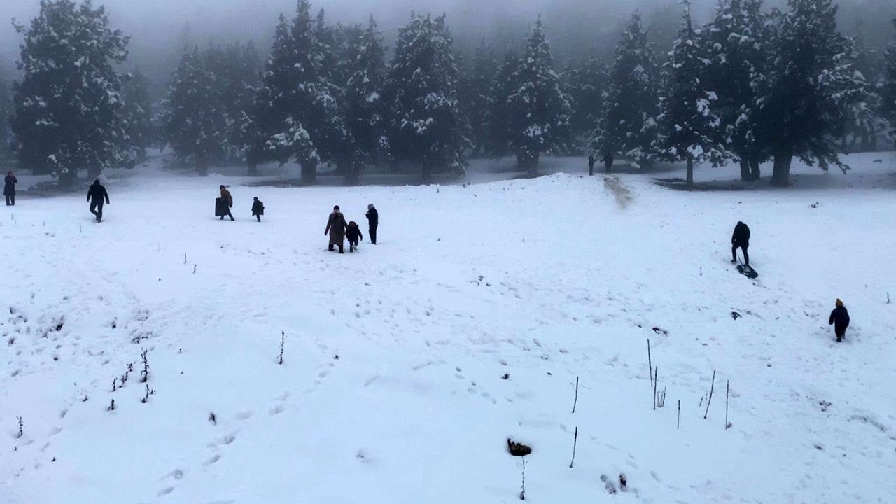 Mersin'de Kar Sevinci: Erdemli'nin Yüksek Kesimlerinde 30 cm'e Ulaşan Kar