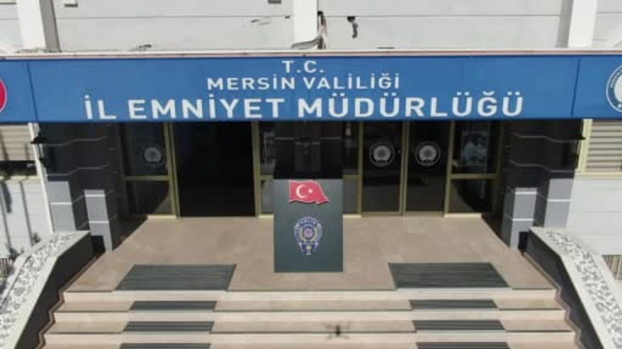 Mersin’de Polis Operasyonu: Teypte Gizli Silah ve AK-47 Ele Geçirildi