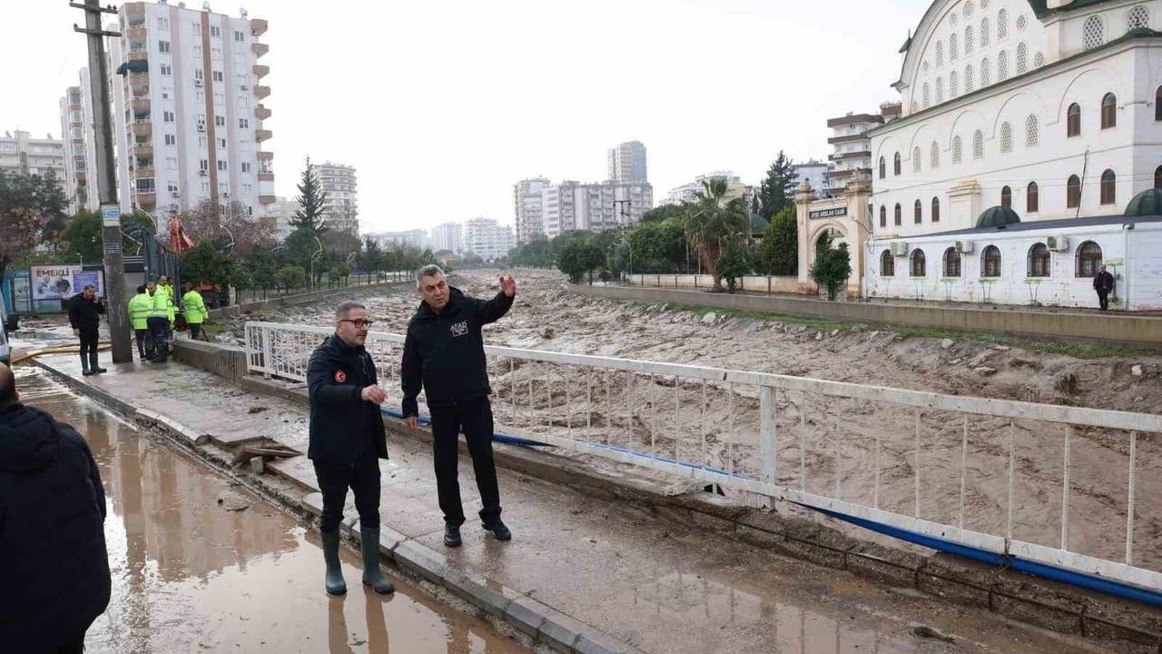 Mersin’de Sel: 51 Ev ve İş Yeri Zarar Gördü, 12 Kişi Kurtarıldı