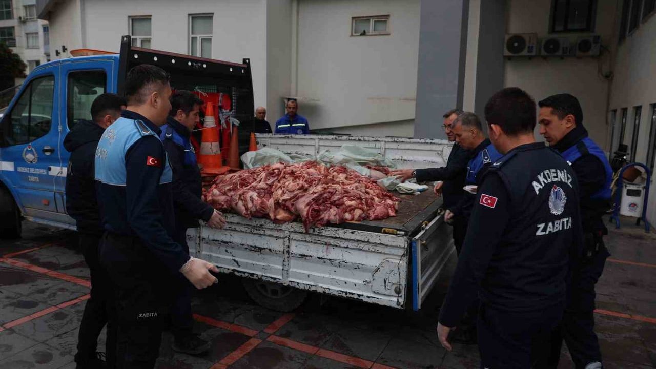 Mersin'de Yaklaşık 500 Kilogram Bozuk Et Ele Geçirildi