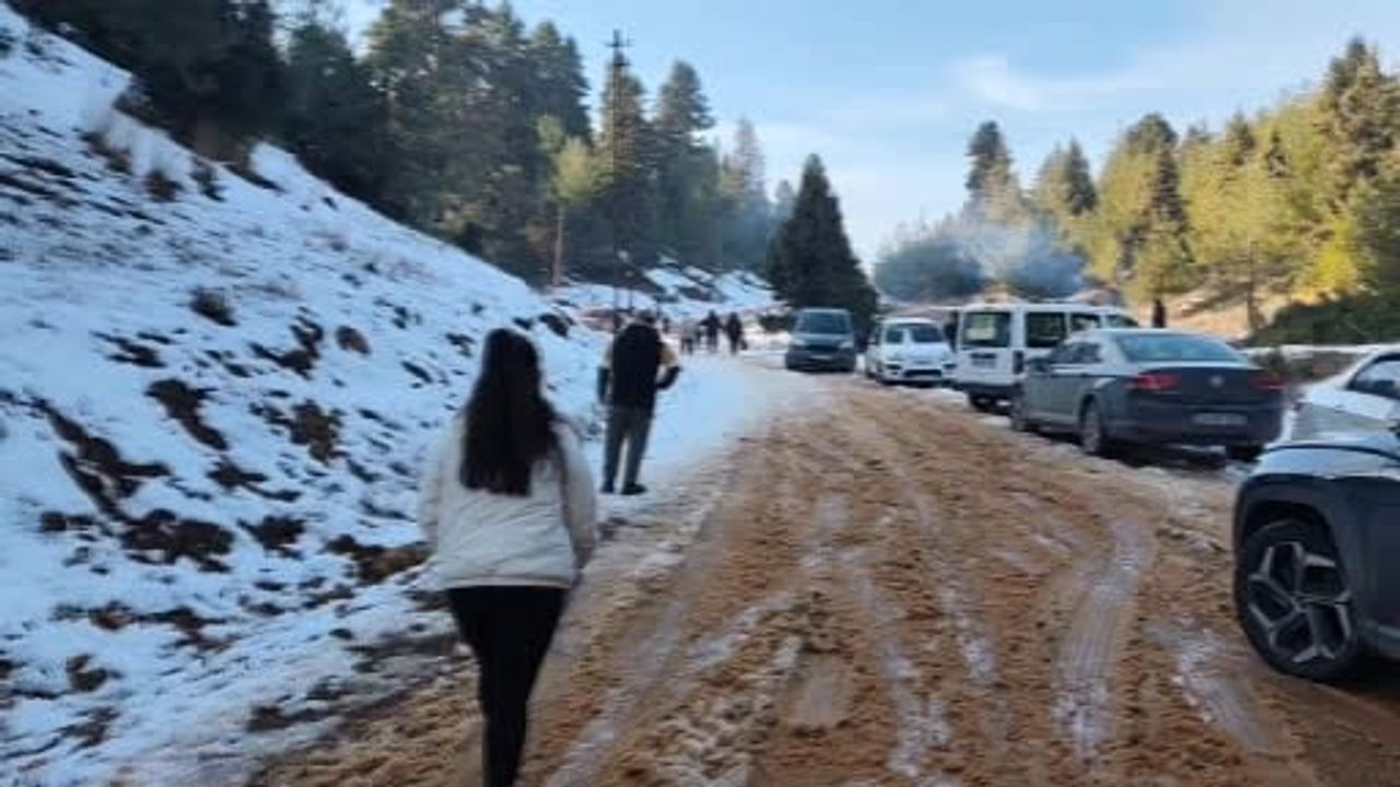 Mersin'de Yaylalara Akın: Toroslar'da Kar Keyfi