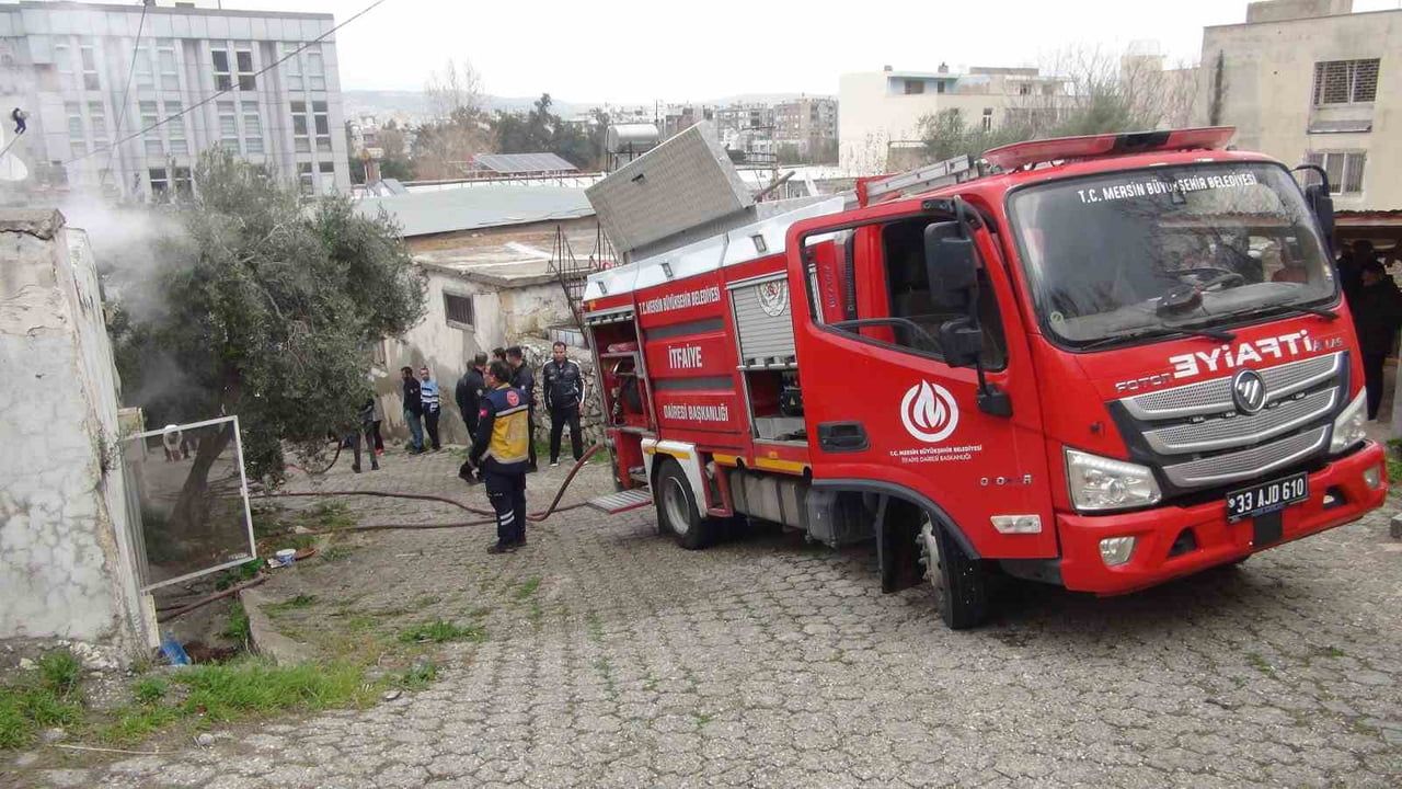 Mersin Silifke'de Ev Yangını: Camikebir Mahallesi'nde Ev Kullanılamaz Hale Geldi