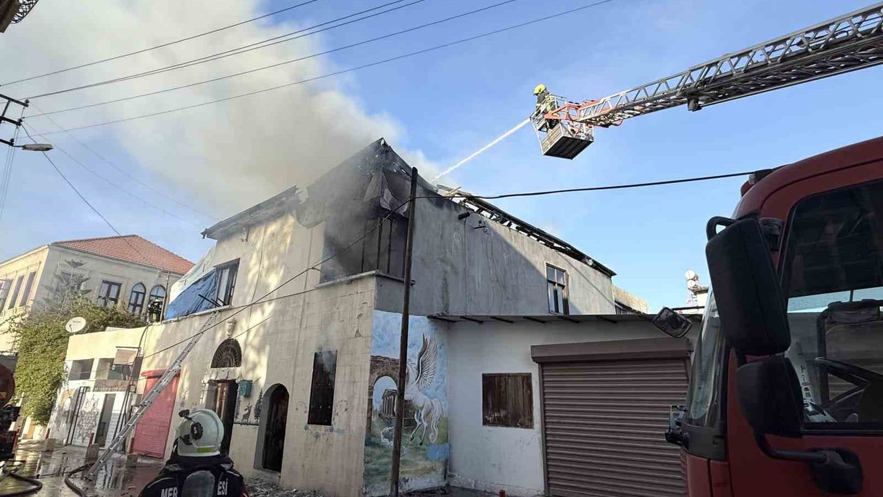 Mersin Tarsus'ta Müstakil Evde Korkutan Yangın