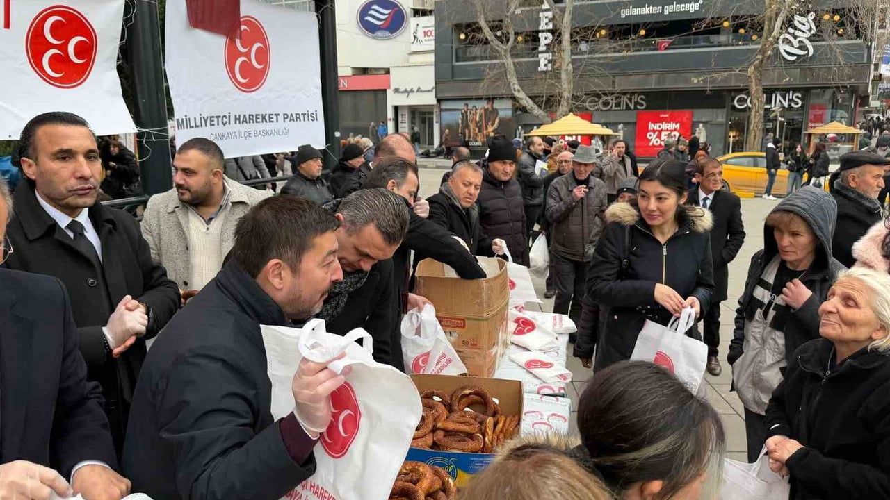 MHP Çankaya'dan Miraç Kandili'nde Kandil Simidi İkramı