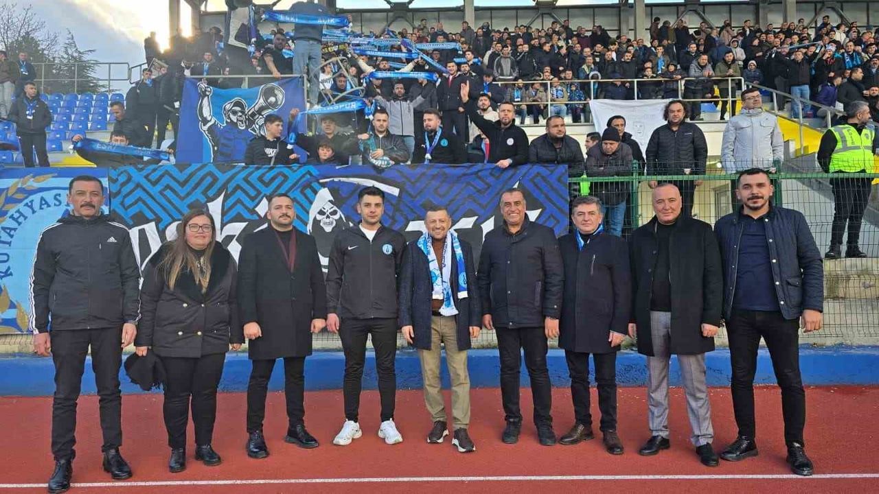 MHP'li Ahmet Erbaş'tan Kütahyaspor Taraftarına Karşıyaka Maçı İçin 2 Otobüs Desteği