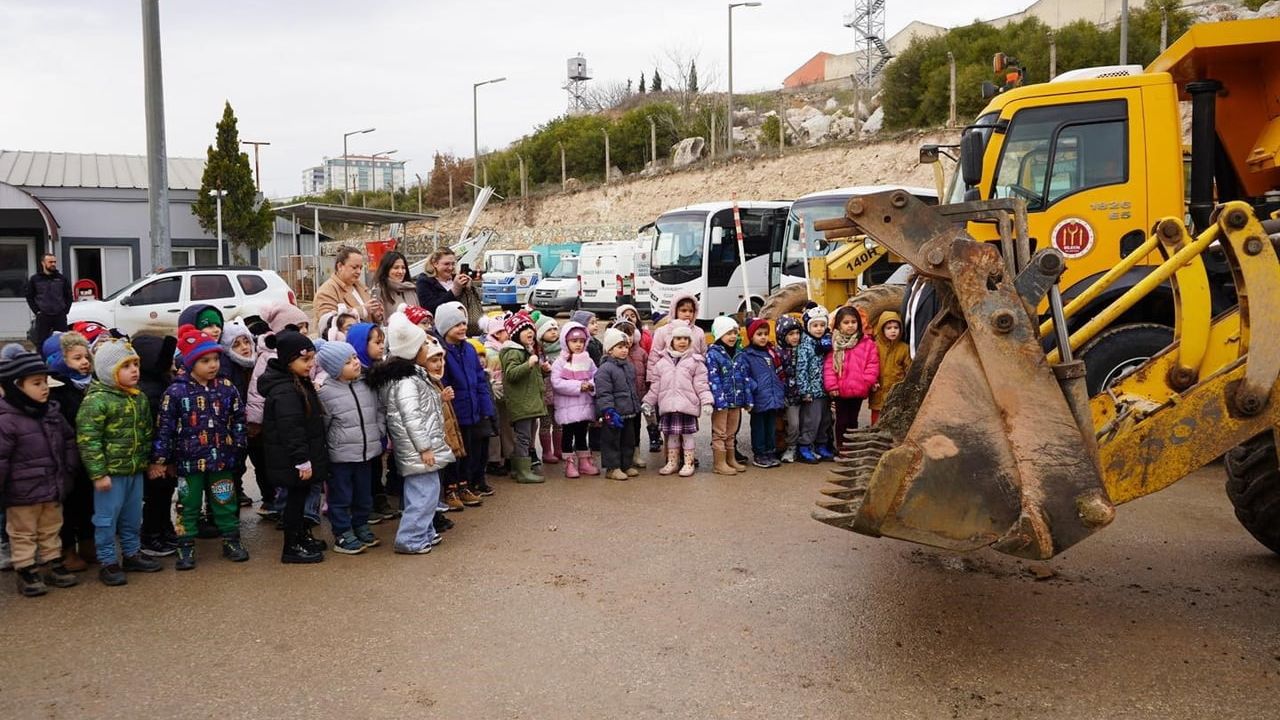 Minik Öğrenciler Bilecik Belediyesi Atölye Birimi'ni Gezdi