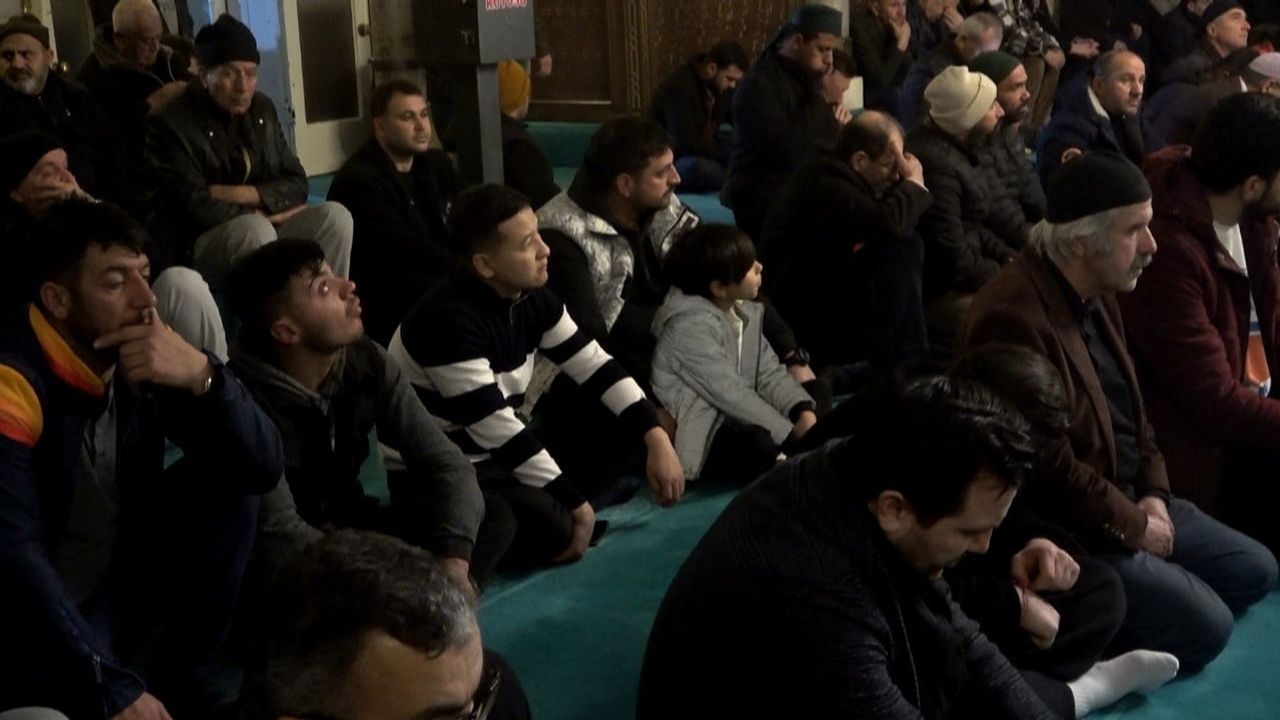 Miraç Kandili'nde Antalya'da Camiler Doldu