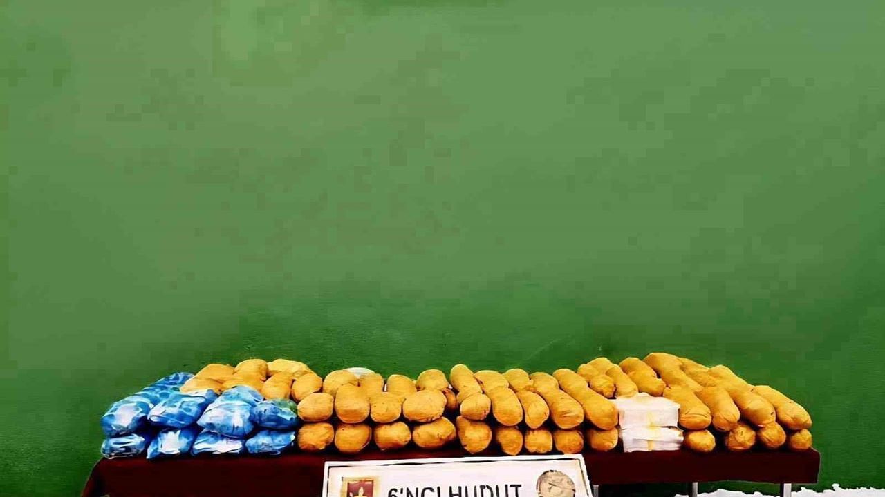 MSB: Van'da Hudut Kartalları 50 kilogram 930 gram uyuşturucu ele geçirdi