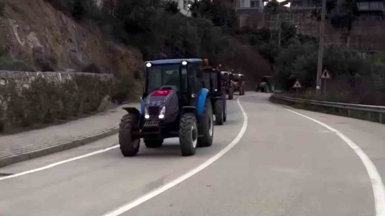 Mudanya'da Köylüler 797 Milyon Liralık Arazi Satışına Traktörlerle Tepki