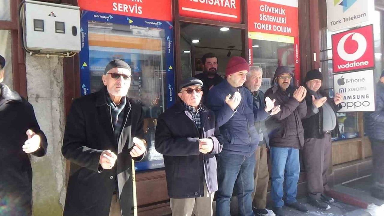 Mudurnu'da Esnaf Duası Geleneği Eksi 18°'de De Sürdü