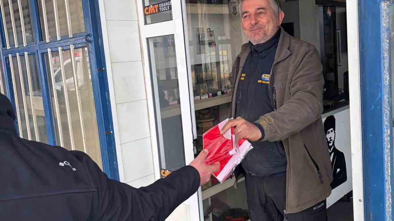 Muğla Büyükşehir'den Türk Bayrağıyla Dayanışma