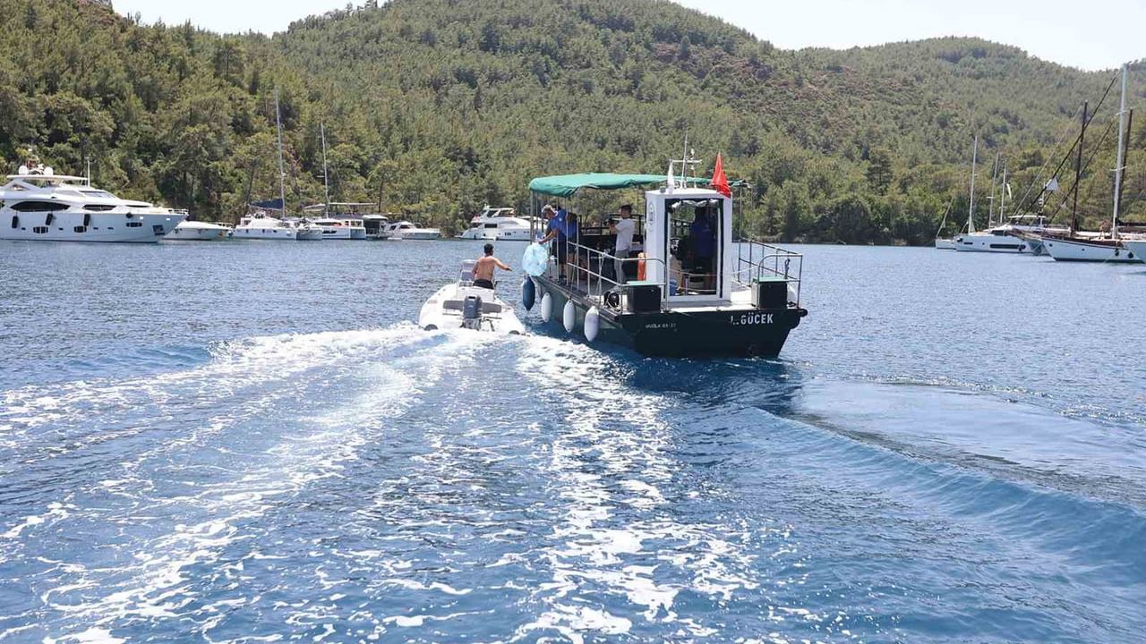 Muğla Büyükşehir'ten Gökova ve Göcek'te Kıyı Temizliği: 14.880 kg Atık Toplandı