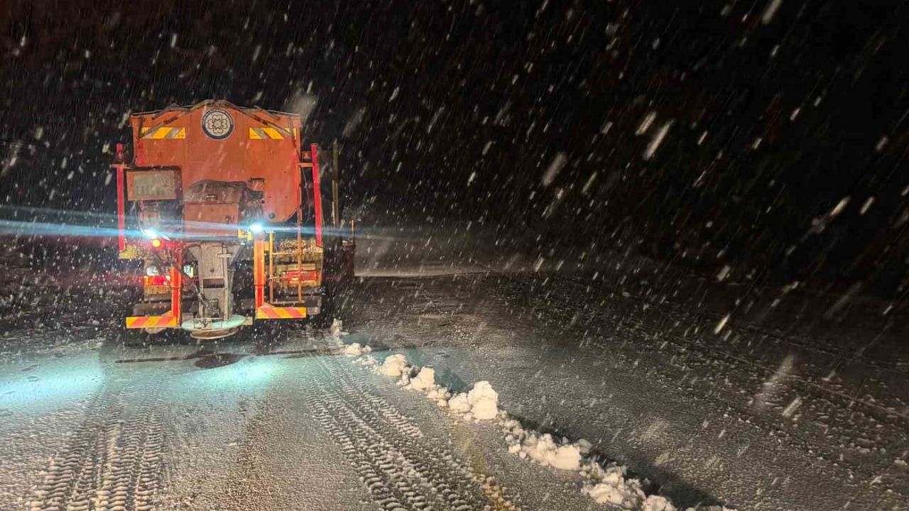 Muğla'da Karla Mücadele Başladı: Büyükşehir Ekipleri Sahada