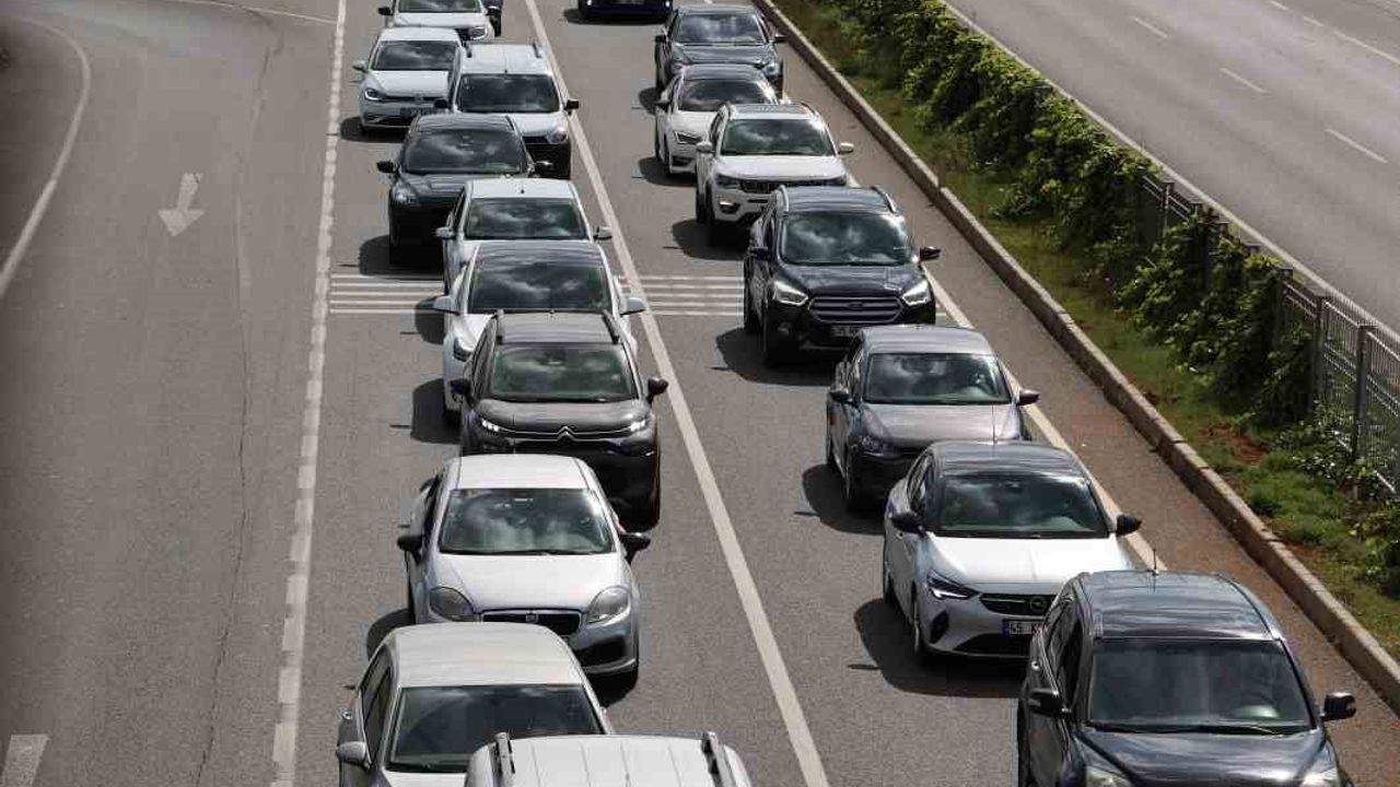 Muğla’da Trafiğe Kayıtlı Motorlu Araç Sayısı 768 bin 233’e Yükseldi (TÜİK, Aralık 2025)