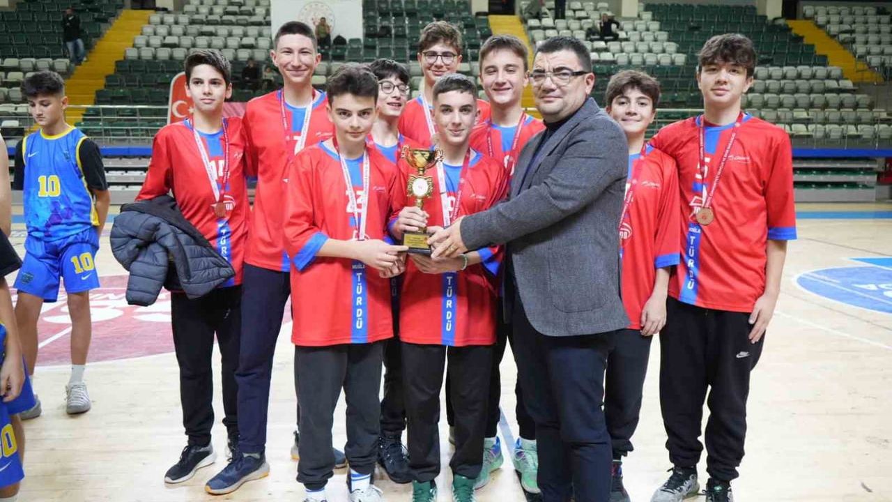 Muğla'da U14 Basketbolda ESA Bodrum Şampiyon