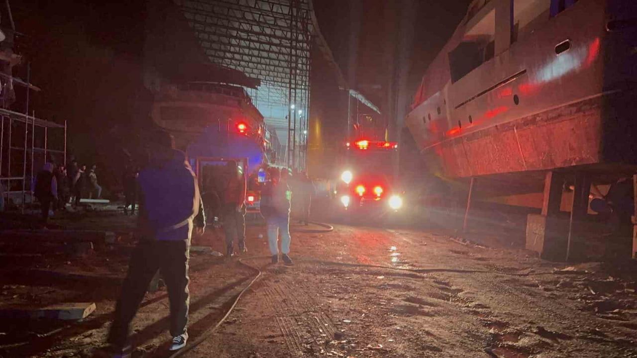 Muğla (Fethiye) Tersane Yangını: Ahşap Tekne Alevlere Teslim