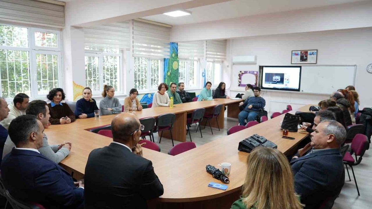 Muğla İl Milli Eğitim Müdürü Emre Çay Turgutreis Anadolu Lisesi'ni Ziyaret Etti