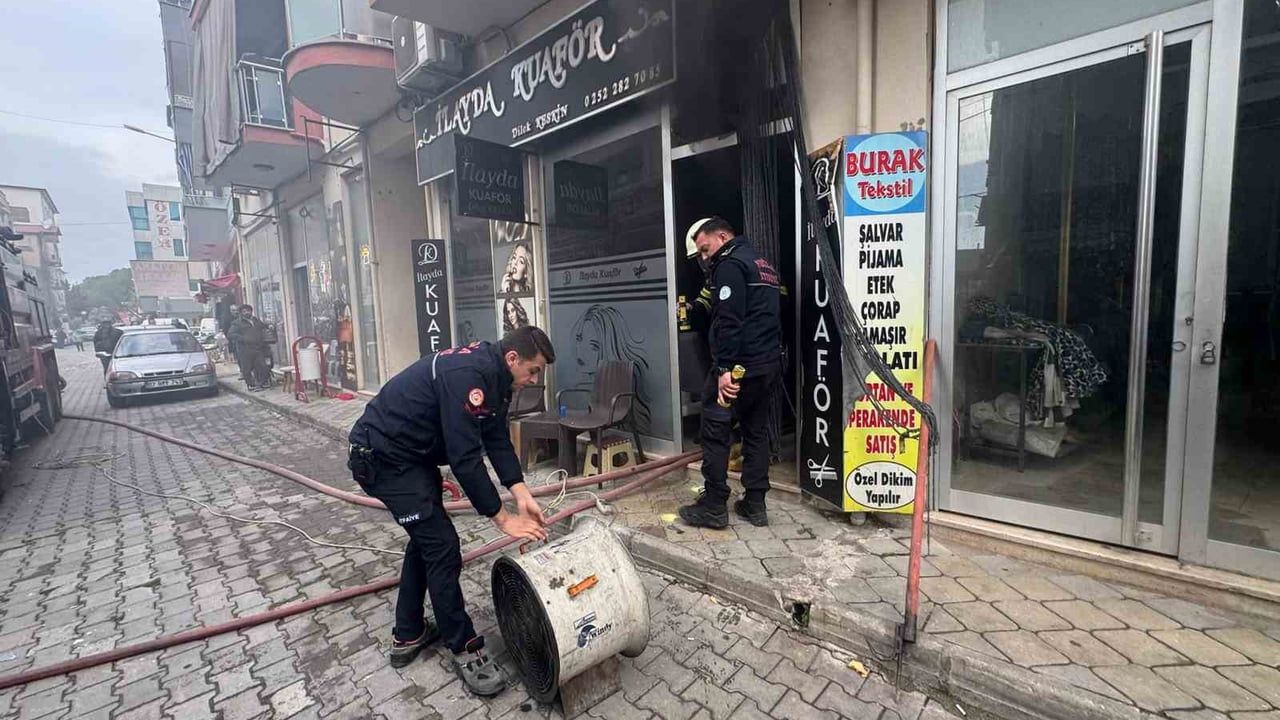 Muğla Ortaca'da Kuaför Yangını İtfaiyenin Hızlı Müdahalesiyle Söndürüldü