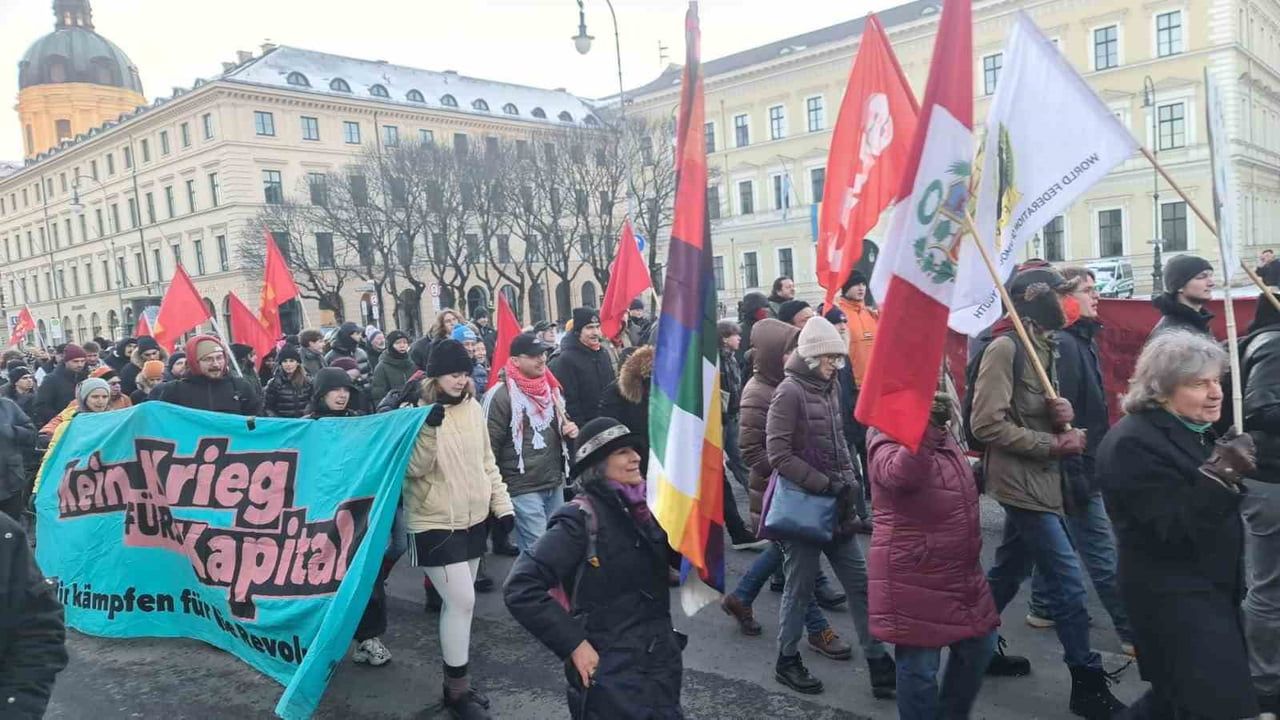 Münih'te ABD’nin Venezuela’ya Müdahalesi Protesto Edildi