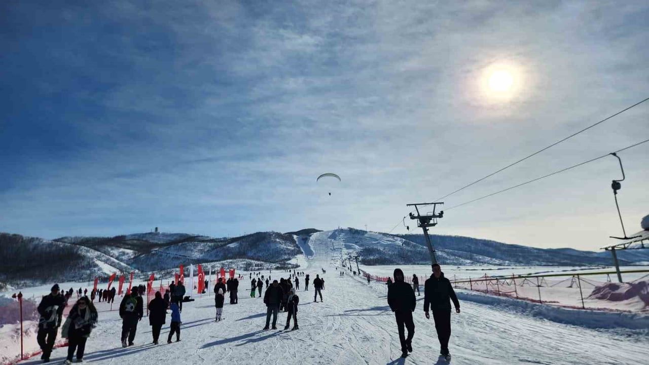 Munzur’da kayak sezonu başladı: Ovacık Kayak Spor Tesisi açıldı