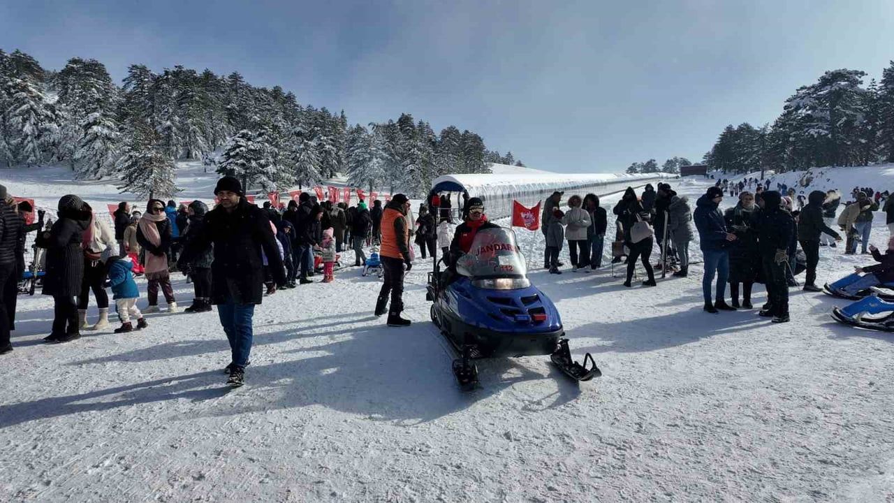 Murat Dağı Kızak ve Kayak Festivali: Gediz'de On Binler Zirvede