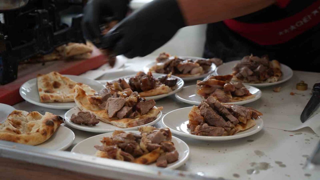 Muş Büryanı: Tandırda Geleneksel Lezzet, B12 ve Demir Zengini