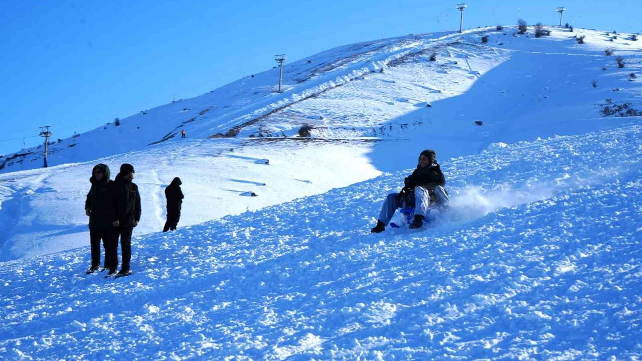 Muş’ta Güzeltepe Kayak Merkezi Sezonu Erken Açtı