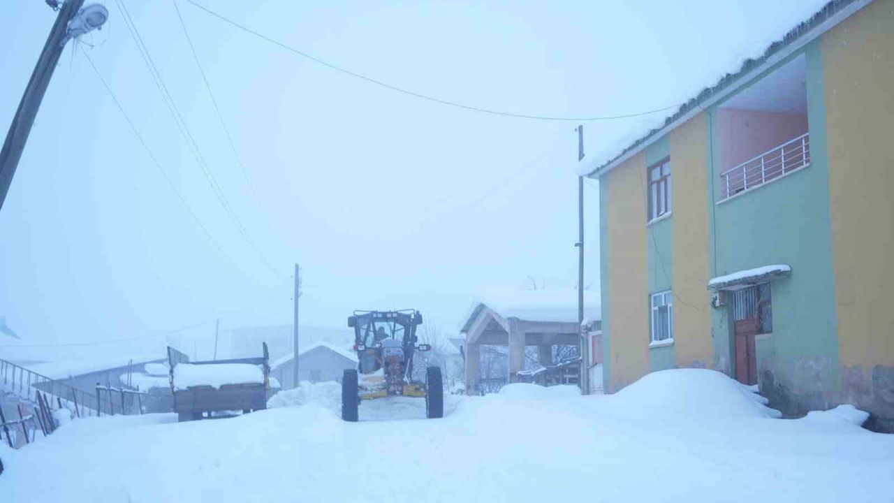 Muş’ta Karla Mücadele: 7 Bin Kilometre Yol Açıldı