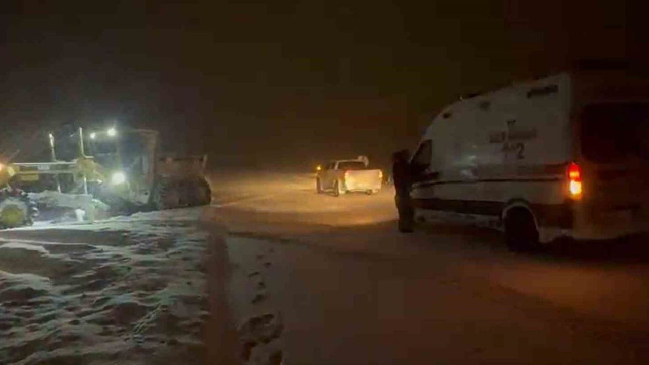 Muş'ta Yoğun Kar: 303 Köy Yolu Ulaşıma Kapandı