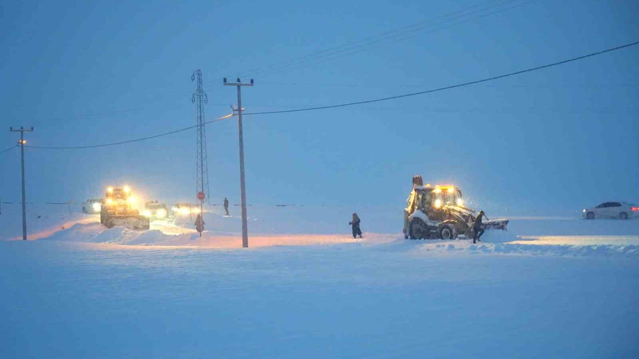 Muş'ta Yoğun Kar: 368 Köy Yolu Kapandı — 356 Yol Açıldı