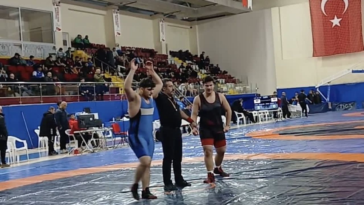 Mustafa Can Düzgün Isparta’da Türkiye Şampiyonası biletini aldı