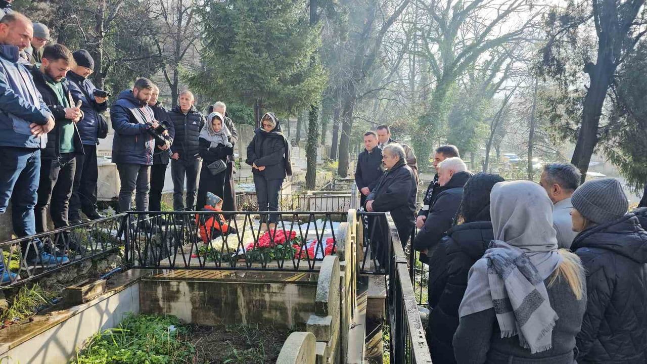 Muzaffer Badalıoğlu Zonguldak'ta Kabri Başında Anıldı